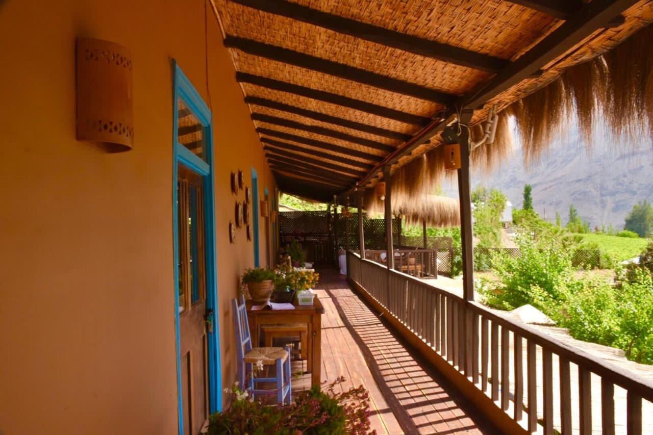 Refugio Misterios Del Elqui Bed & Breakfast Pisco Elqui Dış mekan fotoğraf